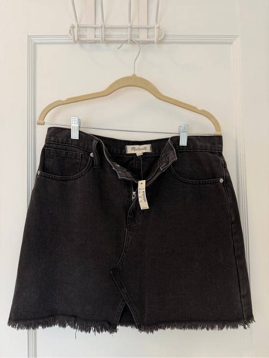 Madewell Dresses & Skirts - NWT 29 Madewell Black Denim Mini Skirt with Frayed Hem